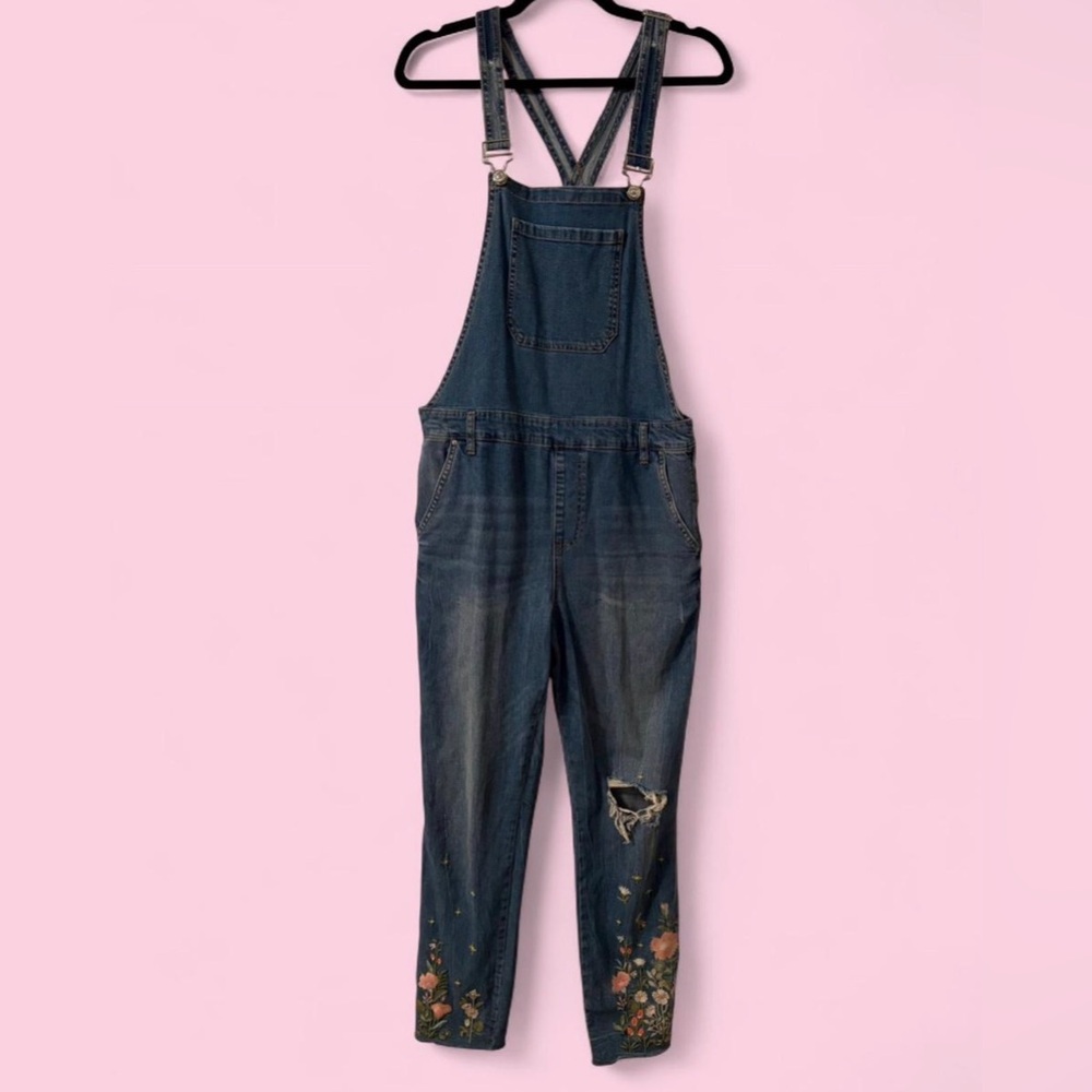 Forever 21 Floral Embroidered Boho Cottagecore Distressed Denim Overalls Size 30